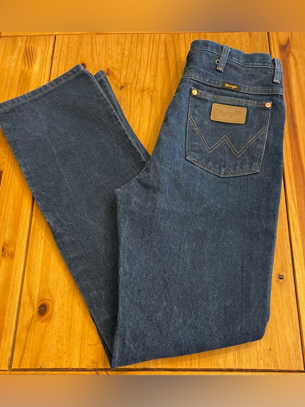 ( 1 Pair)Wranglers 32x34 like new Pro Rodeo cowboy cut 936DEN dark denim jeans.